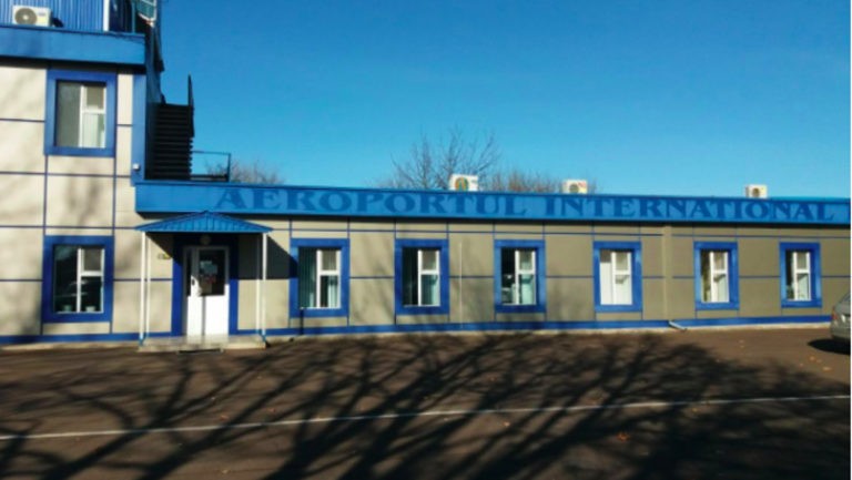 Mai mulți angajați ai Aeroportului Mărculești au fost instruiți în domeniul protecției antiteroriste