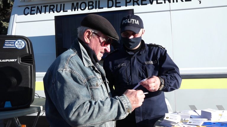 /VIDEO/ Locuitorii din Rîșcani, informați despre activitatea poliției comunitare