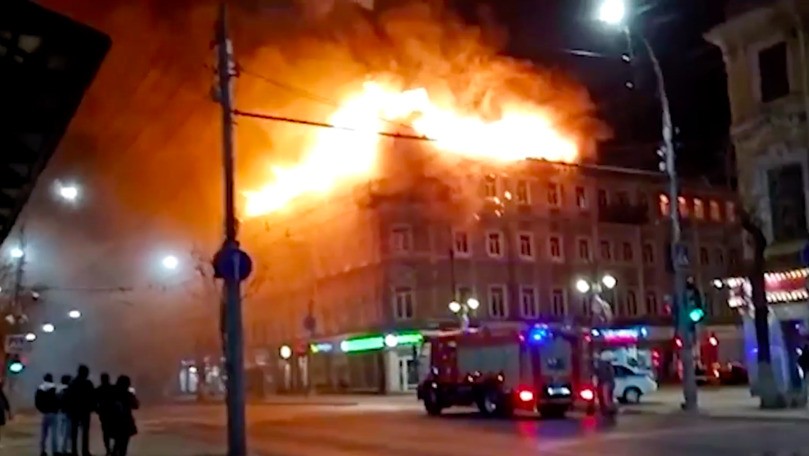 O clădire istorică a fost cuprinsă de flăcări