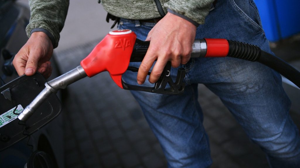 Carburanții se scumpesc din nou. Prețurile stabilite de ANRE