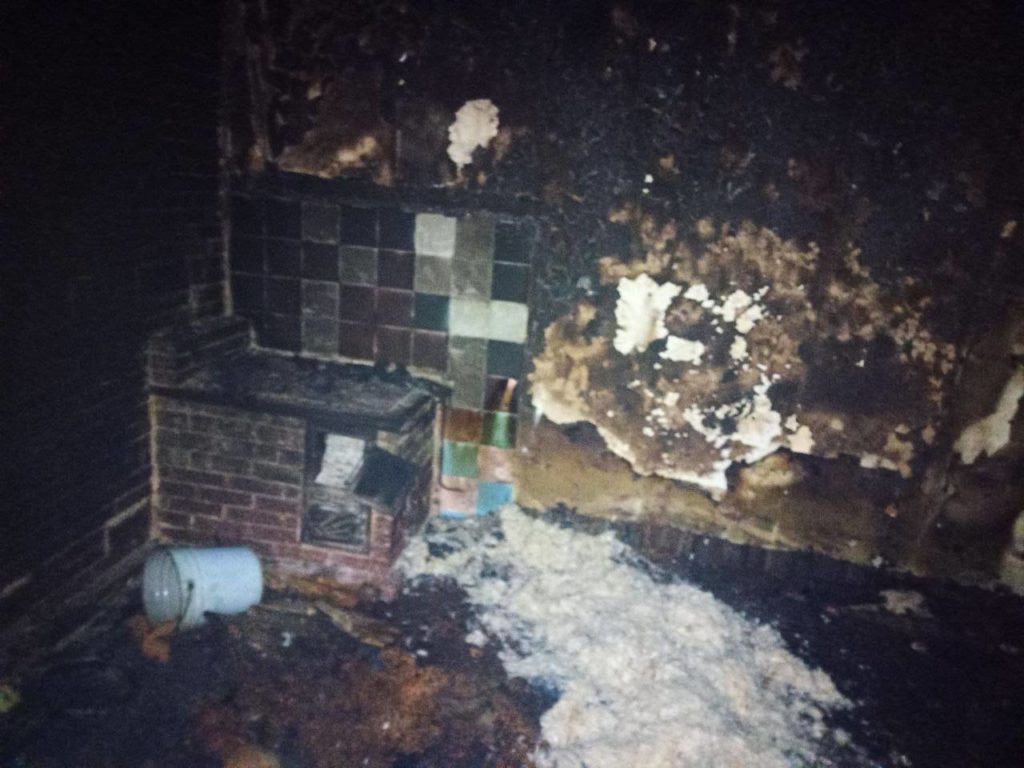 Crimă în raionul Edineț. Un bărbat avea un conflict cu fosta concubină și i-a incendiat tatăl