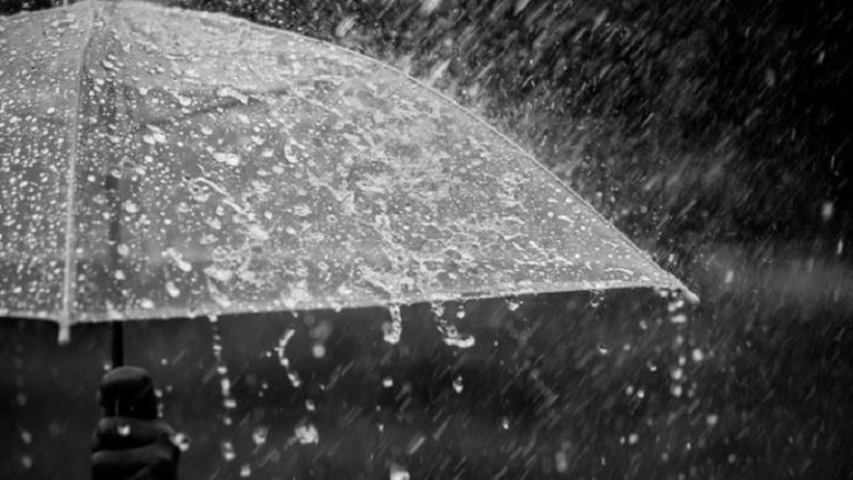 Atenție, Cod Galben de precipitații puternice pe întreg teritoriul țării. La nord se așteaptă lapoviță
