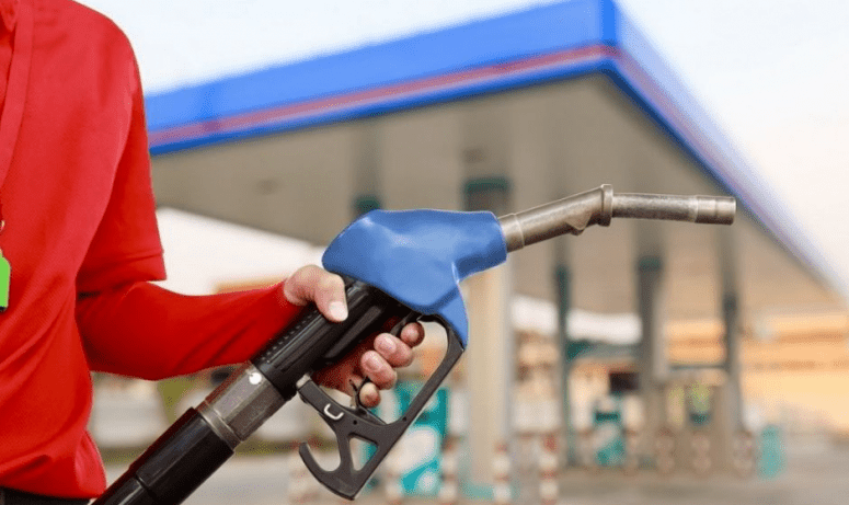Noi prețuri la carburanți. Motorina și benzina se ieftinesc