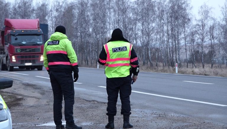 /VIDEO/ Zeci de șoferi, trași pe dreapta la Edineț, în cadrul operațiunii „Pietonul”