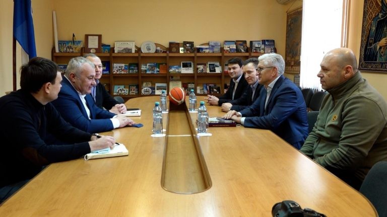 /VIDEO/ În municipiul Bălți ar putea fi construit un complex sportiv. Președintele Comitetului Național Olimpic a întreprins o vizită de lucru în oraș