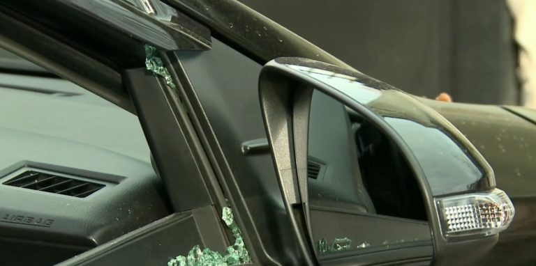 Furt la Rîșcani. Câțiva indivizi au sustras dintr-o mașină 300 de mii de lei