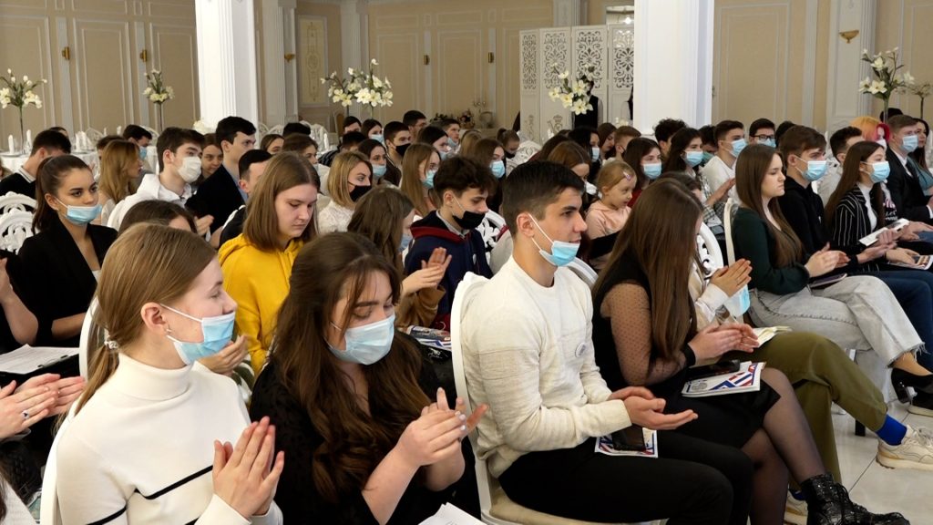 /VIDEO/ Tinerii din Bălți interesați de proiecte ingenioase. Aceștia au participat la Adunarea generală a membrilor Centrului de Tineret STUDEM