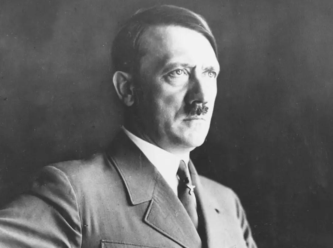 Se împlinesc 77 de ani de la sinuciderea lui Adolf Hitler, cel care ar fi declanșat al Doilea Război Mondial