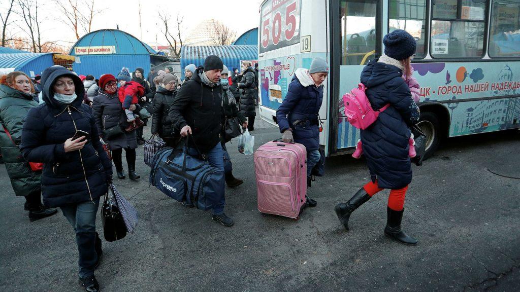 Вчера по гуманитарному коридору из Мариуполя выехали только четыре автобуса