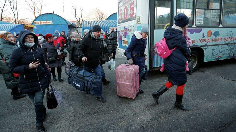 Вчера по гуманитарному коридору из Мариуполя выехали только четыре автобуса