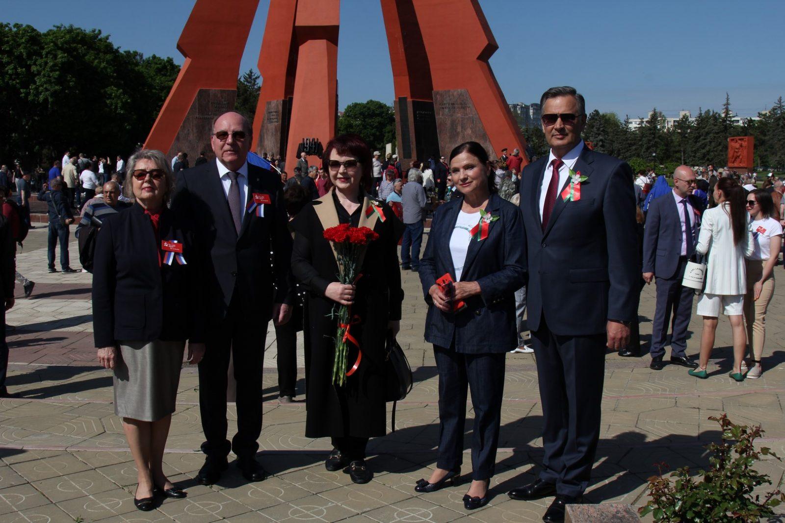 Ambasadorul Rusiei în R. Moldova nu a purtat panglica Sf.Gheorghe la depunerile de flori de 9 mai