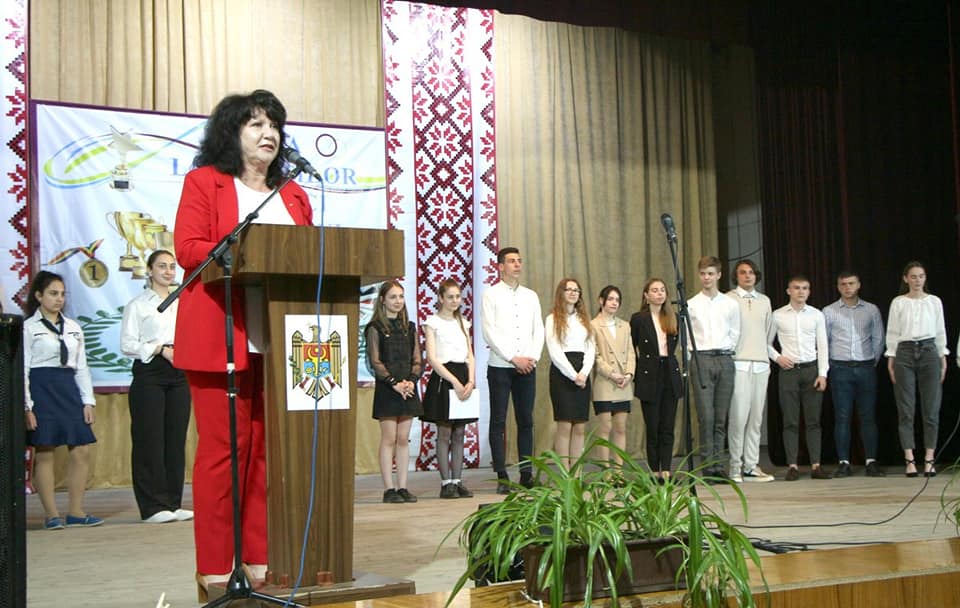 „Rădăcinile învățăturii sunt amare, dar fructele ei sunt dulci”. Elevii din raionul Glodeni, premiați pentru rezultate deosebite la învățătură