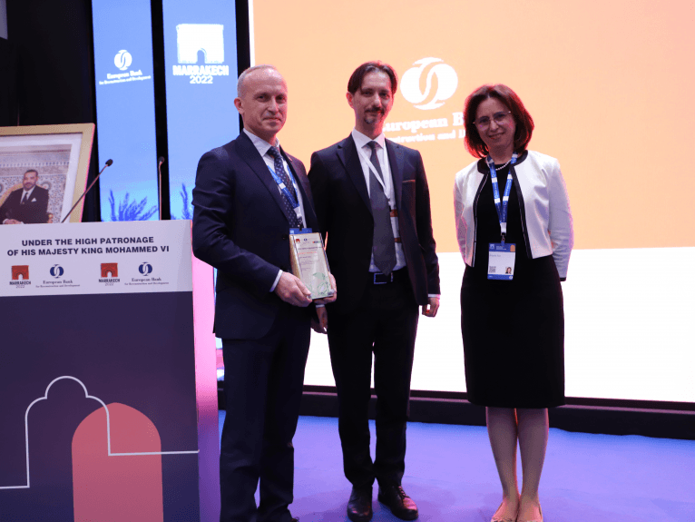 /FOTO/ Furnizorul de căldură din Bălți, premiat cu aur la Adunarea Anuală a Consiliului Guvernatorilor BERD