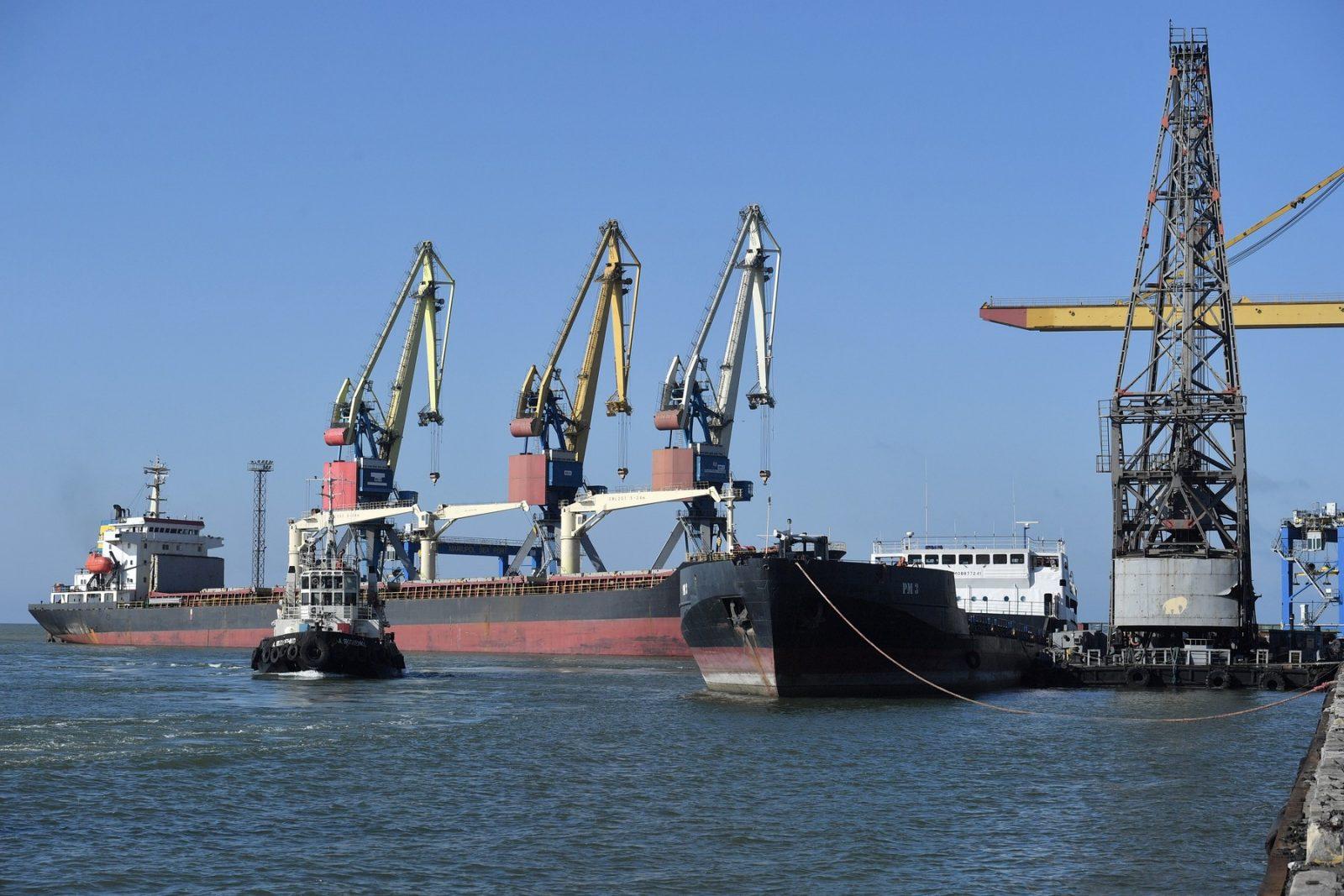 Kievul acuză Rusia de furt: „O navă ar urma să plece din port cu 2 700 de tone de metal din Mariupol”