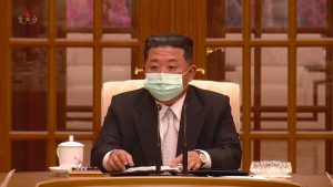 Coreea de Nord confirmă primul deces din cauza COVID. Kim Jong-un a apărut, pentru prima oară, la televizor cu mască de protecție