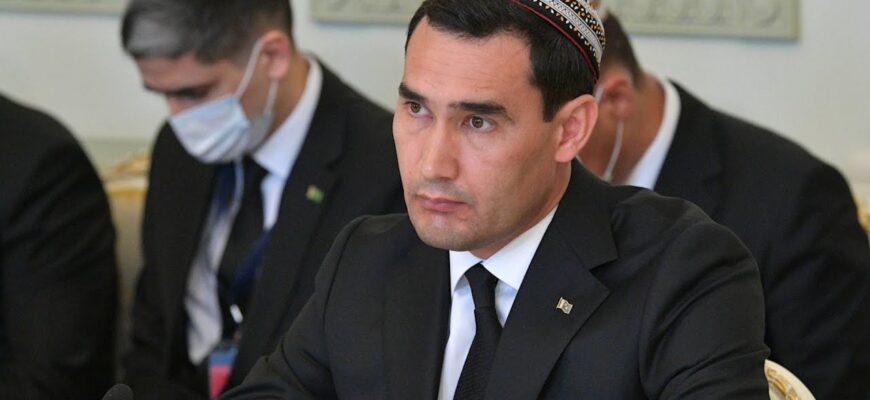Închisoare pentru botox, fuste mini și extensii de gene. Președintele Turkmenistanului introduce interdicții dure pentru femei