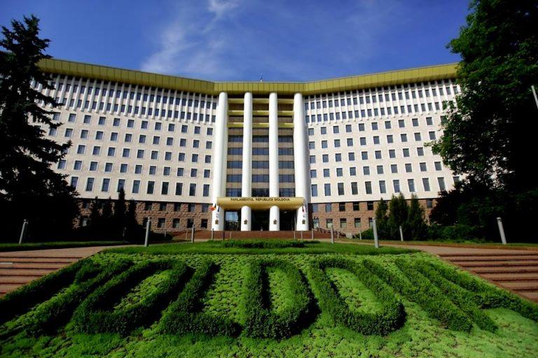 Vrei să faci o vizită în Parlament? Află cum o poți face, iar ghid îți va fi chiar Igor Grosu