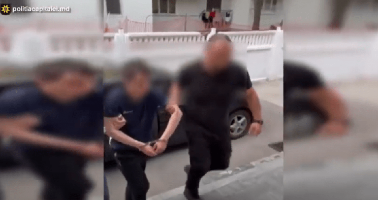 /VIDEO/ Prins de poliție în timp ce vindea droguri