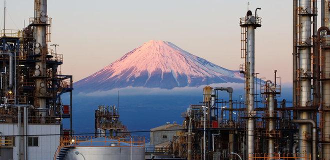 Япония не намерена немедленно отказываться от импорта российской нефти