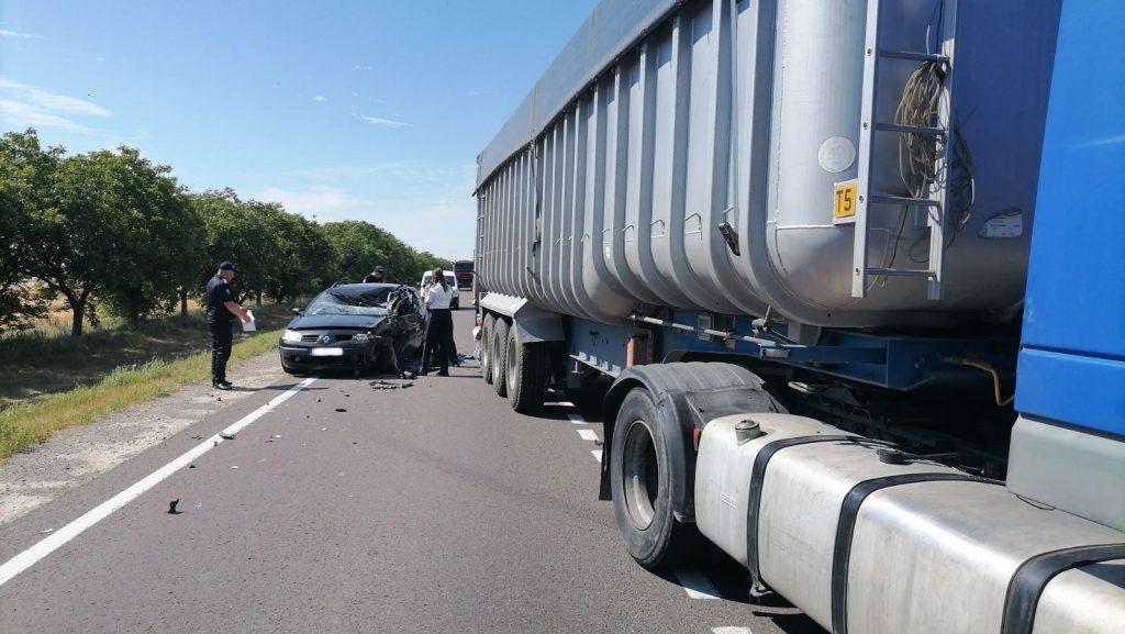/FOTO/ Accident în raionul Florești. Două persoane au avut nevoie de îngrijiri medicale