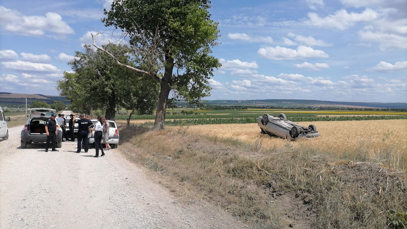 /FOTO/ Două femei au ajuns la spital, după ce s-au inversat cu mașina în raionul Florești