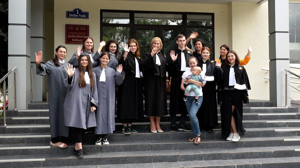 /VIDEO/ Judecătoria Edineț și-a deschis ușile pentru vizitatori. Instanța va fi modernizată în cadrul proiectului USAID