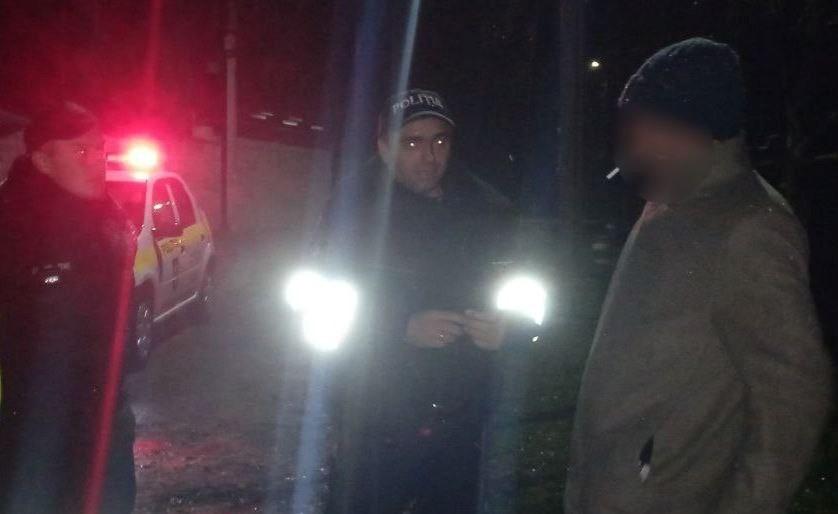 A urcat beat la volan și se deplasa haotic pe străzile din Bălți. Șoferul a fost oprit de carabinieri