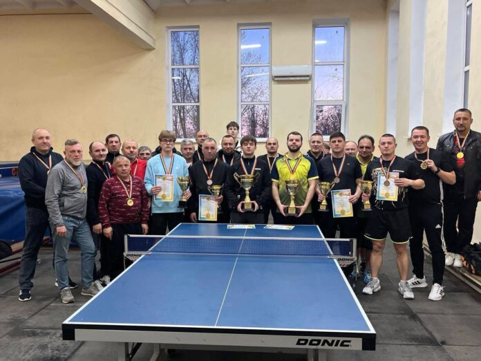 Sportivii din Bălți pe podium cu medaliile de aur la Turneul Internațional de tenis de masă de la Edineț