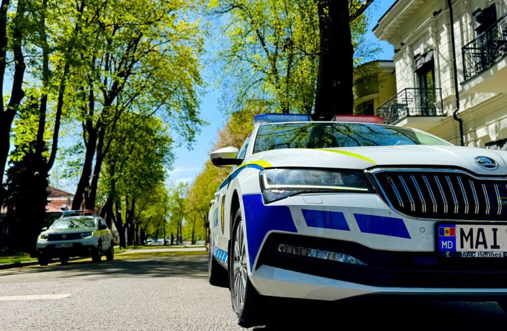 Echipaje de poliție asigurând ordinea publică în timpul sărbătorilor în Moldova