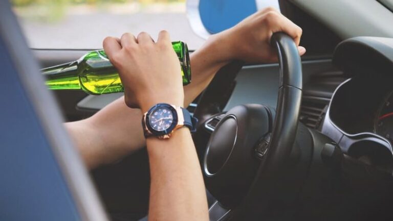 Mașină confiscată de stat în urma unei decizii judiciare pentru conducere în stare de ebrietate în Moldova