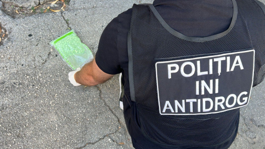 Pastile Ecstasy capturate de poliția moldoveană într-un colet camuflat la punctul Sculeni
