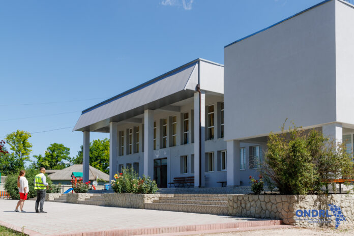Casa de Cultură din Viișoara modernizată prin programul Satul European, alături de investiții în sport, energie și drumuri