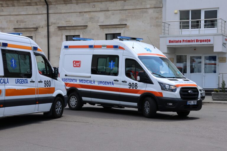 Accident la un carusel din Costești: șapte copii răniți, cinci internați la spital