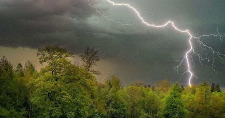 Avertizare meteo cod galben de instabilitate atmosferică în Republica Moldova, cu ploi, vijelii și grindină.