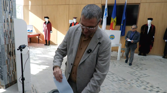 Renato Usatîi, liderul Partidului Nostru, adresându-se cetățenilor după alegeri.