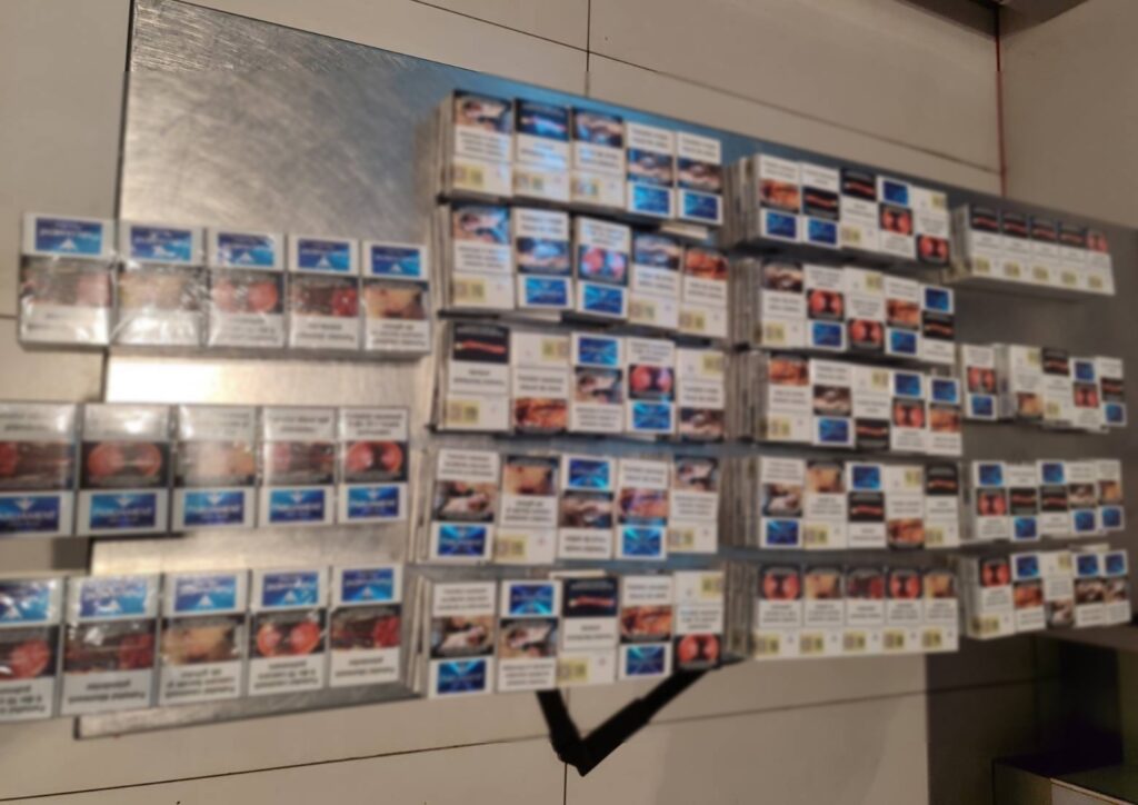 Țigarete nedeclarate depistate la Aeroportul Chișinău
