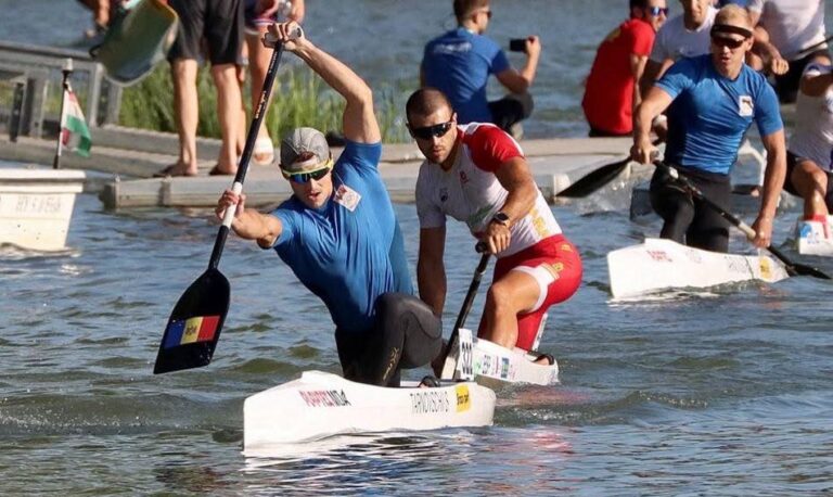 Serghei Tarnovschi pe podium la Campionatele Mondiale de canoe marathon din Gyor, Ungaria