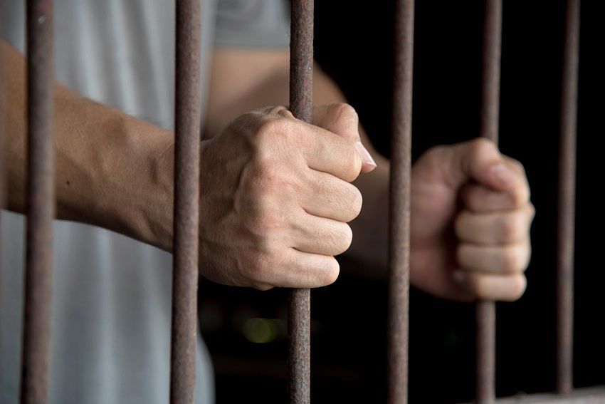 Judecătoria Bălți a condamnat un bărbat de 35 de ani la 18 ani de închisoare pentru omor intenționat.