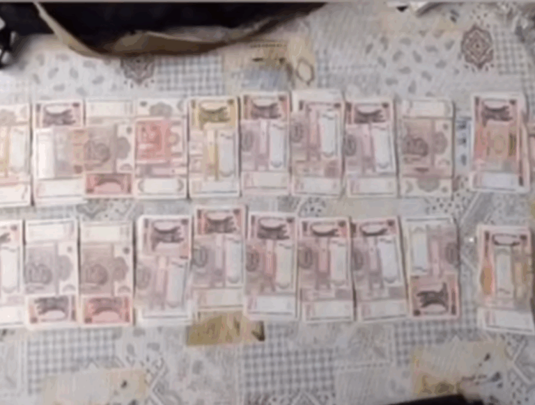 Polițiștii din Glodeni au ridicat droguri, arme și bani în urma perchezițiilor