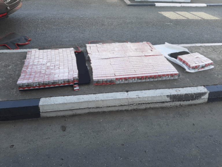 Polițiștii de frontieră descoperă țigări de contrabandă ascunse într-un autoturism la punctul Giurgiulești-Reni