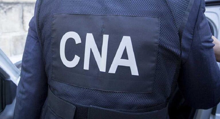 Ofițerii CNA și PA desfășoară percheziții în mai multe locații din țară într-un dosar de corupție privind aplicarea amnistiei din 2021.