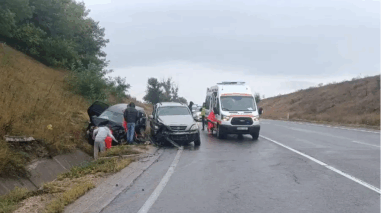 Trei persoane au fost rănite într-un accident rutier produs pe traseul R14, raionul Florești.