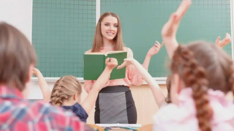 Un număr record de 426 de tineri specialiști s-au angajat în școli și grădinițe în anul 2025, conform Ministerului Educației.