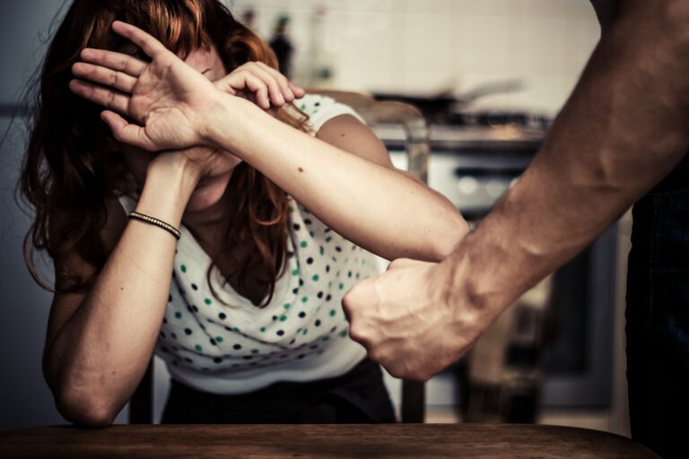 Bărbat condamnat la 5 luni de închisoare pentru încălcarea ordinului de protecție într-un caz de violență în familie la Fălești.