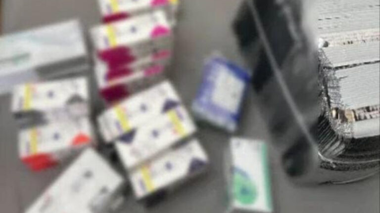 Produse medicamentoase și suplimente neautorizate ridicate de ofițerii INI Nord în timpul perchezițiilor. Produse vândute ilegal pe piața neagră