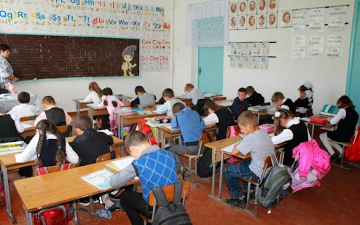 Ministrul Educației Dan Perciun vorbind despre posibila preluare a școlilor de către Guvern.