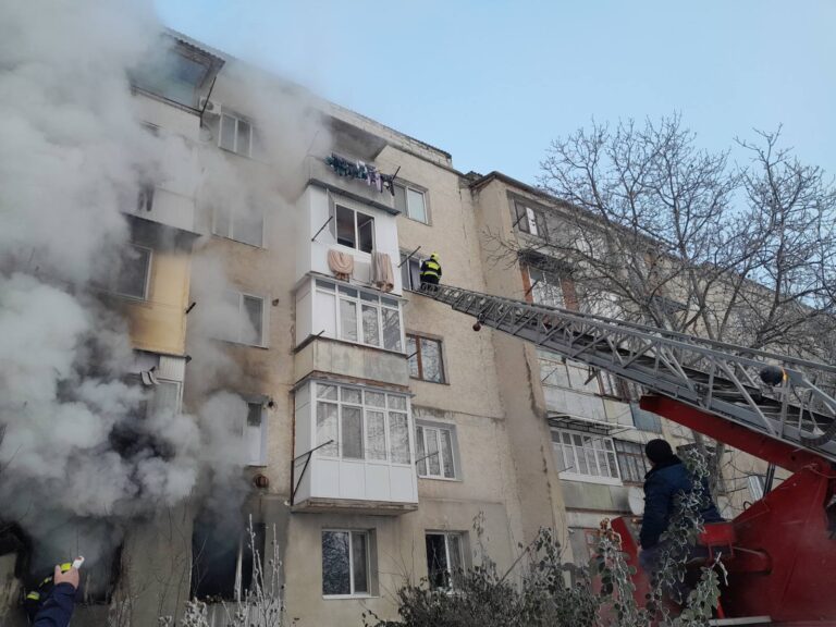 Pompierii intervin la incendii soldate cu victime în nordul Republicii Moldova