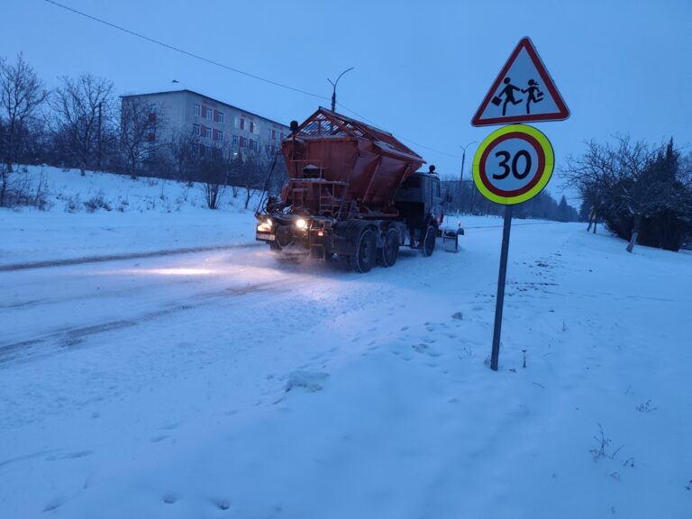 Drumarii intervin pe timp de noapte pentru siguranța circulației