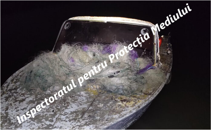 Inspectorii de mediu au scos plase ilegale de pescuit din apele Prutului, în urma unor razii nocturne la Rîșcani. Acțiunile vizează combaterea braconajului.