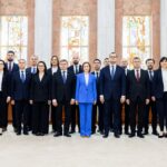 Premierul Vasile Tofan și membrii Cabinetului de miniștri la ceremonia de depunere a jurământului de învestire.